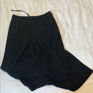 Uniqlo Pleated Wide-Leg Pants